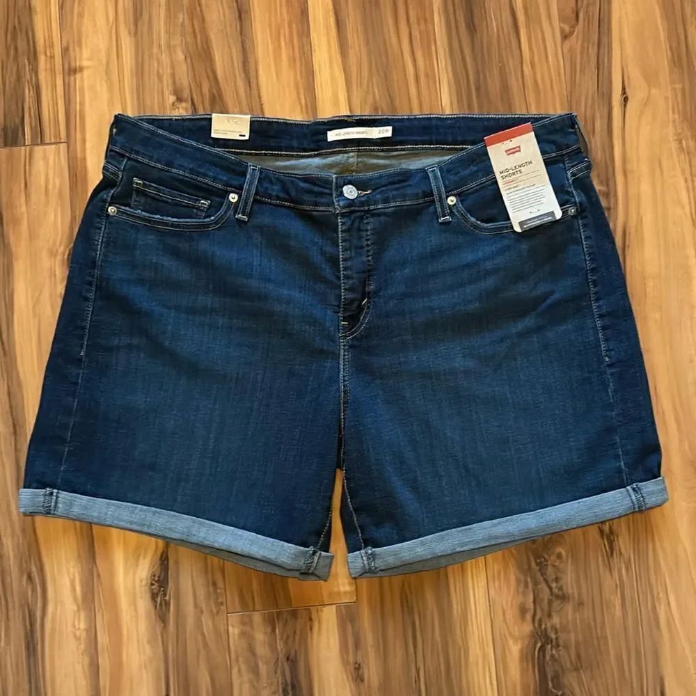 NEW Levi’s Mid Length Jean Shorts - Picture 7 of 8